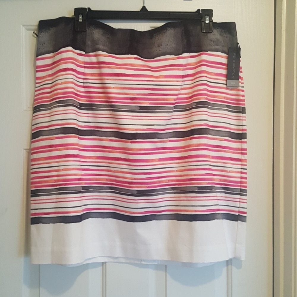 NWT- Plus Size Spring Skirt